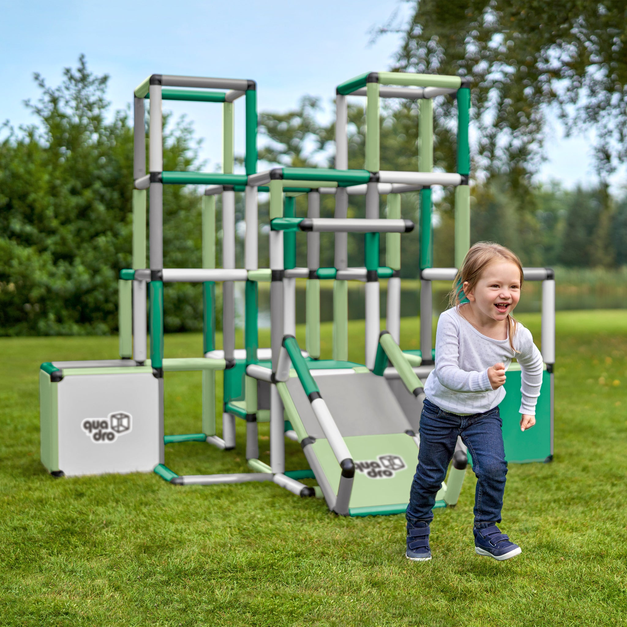 Huge pyramid with ramp Home – QUADRO Toys