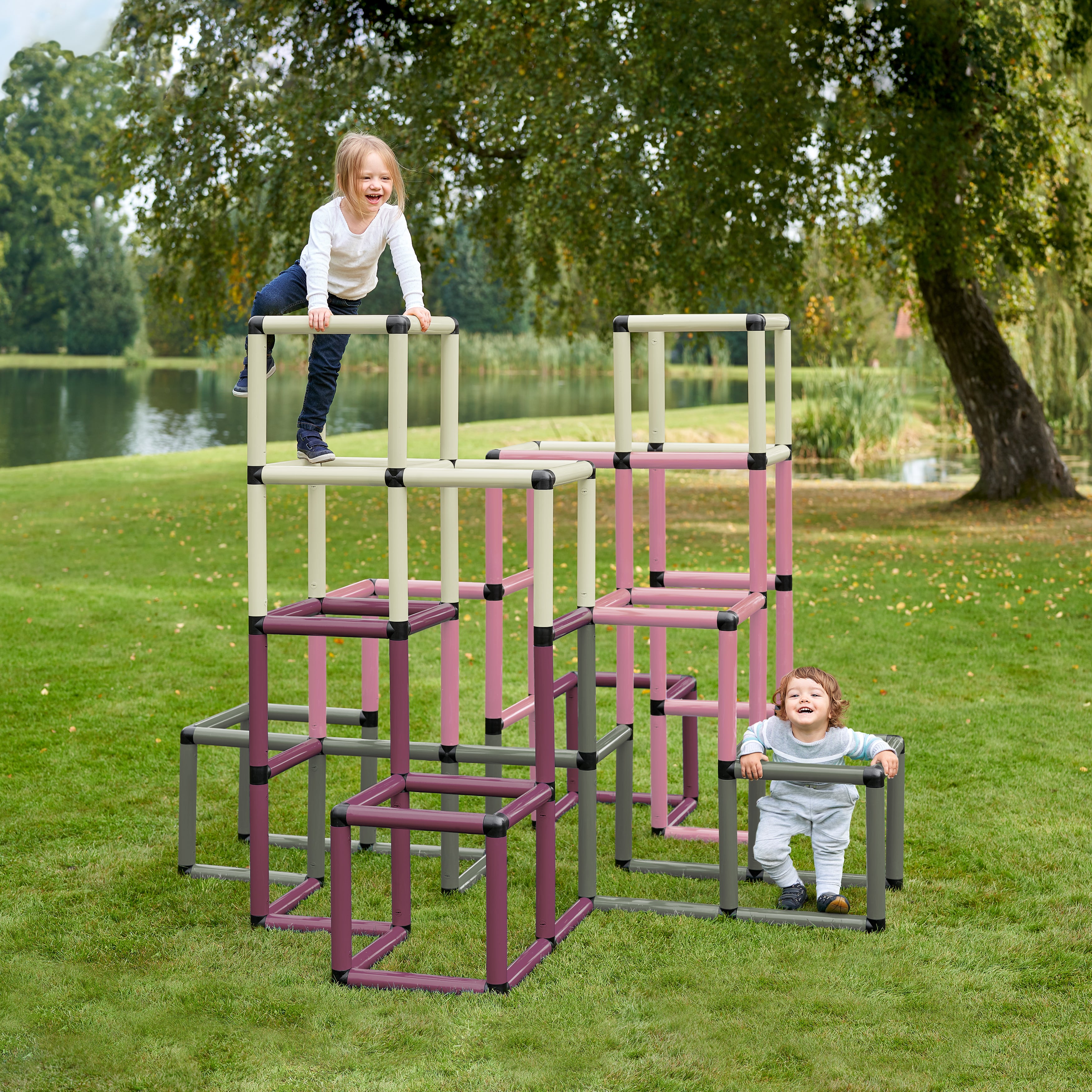 クアドロ　ジャングルジム　Climbing Pyramid Jungle Gym for Kids - Climbing Pyramid Home – QUADRO Toys